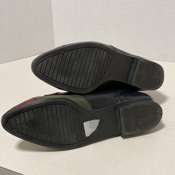 Footgear - 80's Inspired Lace up Flat Boot - Picture 9 of 11